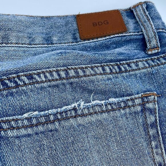 BDG size 28 Tomgirl  destroyed denim shorts - Picture 5 of 10